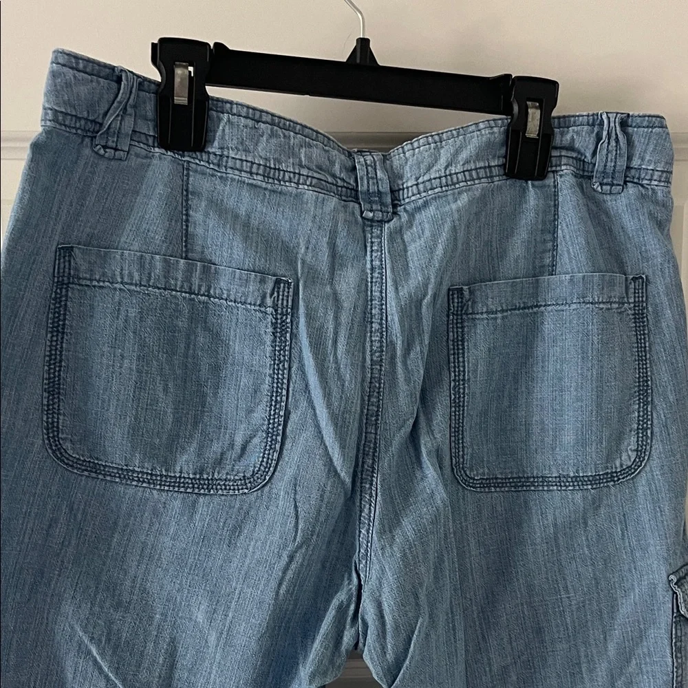 St. John's Bay Light Wash Cargo Denim Shorts - Picture 7 of 11